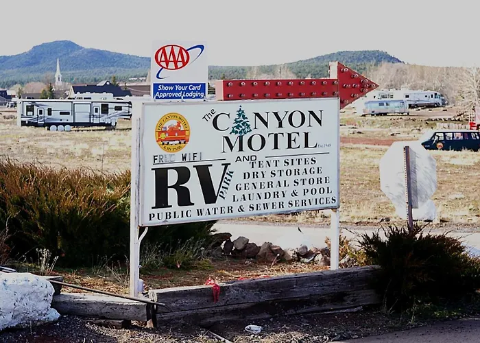 Historic Rail Caboose On Route 66 Hotel