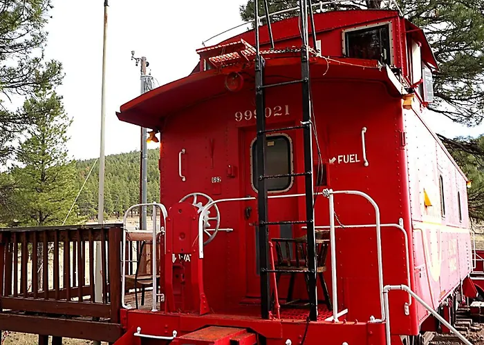 Historic Rail Caboose On Route 66 Hotel 4*