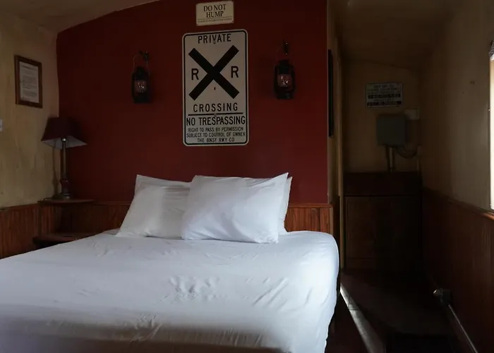 Hotel Historic Rail Caboose On Route 66 Williams