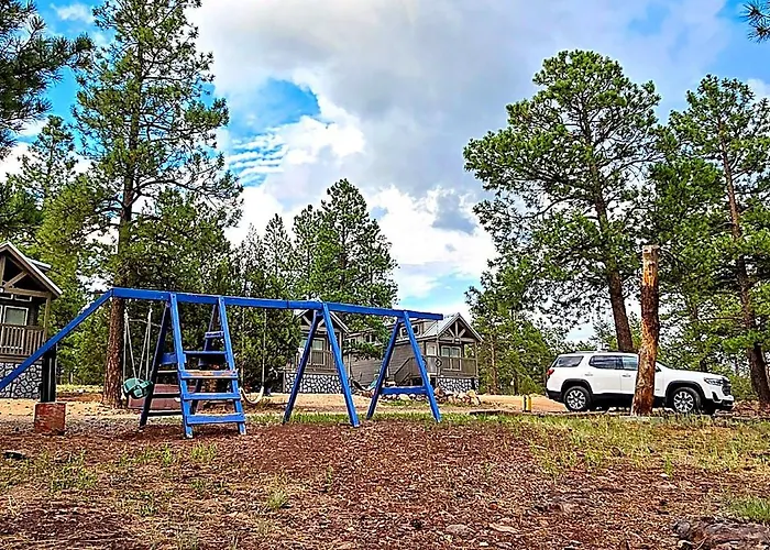 Historic Rail Caboose On Route 66 Hotel 4*